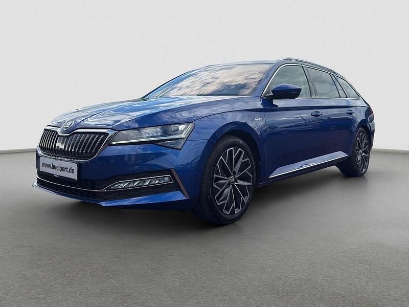 Gebraucht Skoda Superb LAURIN & KLEMENT 150 PS (110 kW) 2023 Blau Kombi