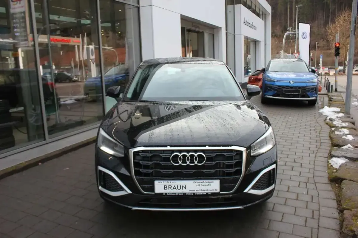 Używany Audi Q2 Advanced 150 KM (110 kW) 2023 Czarny SUV
