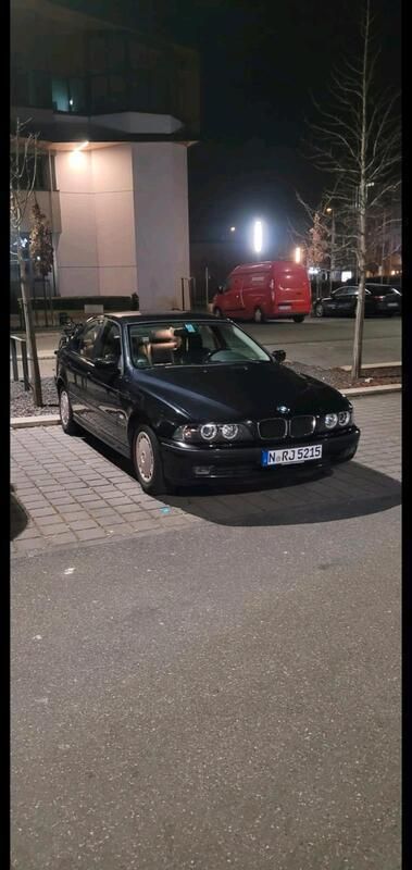 Schwarz Gebraucht 1998 BMW 520 Limousine | 2.500 € (Guter Preis) - Bild 1/4