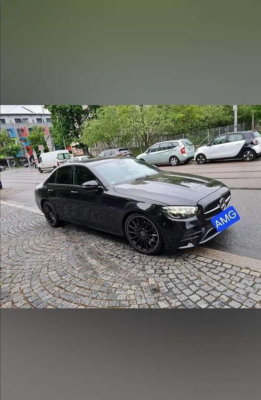 Schwarz Gebraucht 2023 Mercedes E220 Edition Kombi | 44.000 € - Bild 1/3