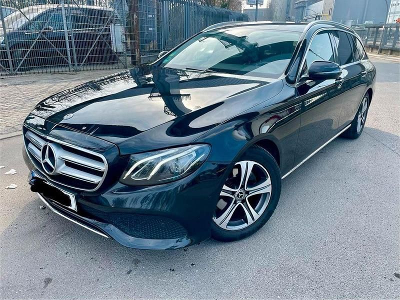 Gebraucht Mercedes E220 All-Terrain 194 PS (142 kW) 2018 Schwarz Kombi