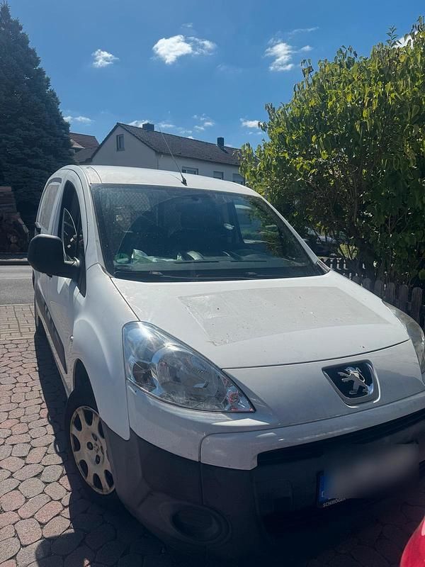 Weiß Gebraucht 2009 Peugeot Partner Van / Kleinbus | 2.900 € (Superpreis) - Bild 1/4