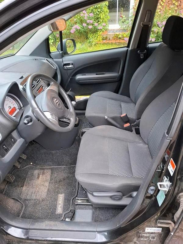 Gebraucht Suzuki Splash 68 PS (50 kW) 2015 Schwarz Kleinwagen