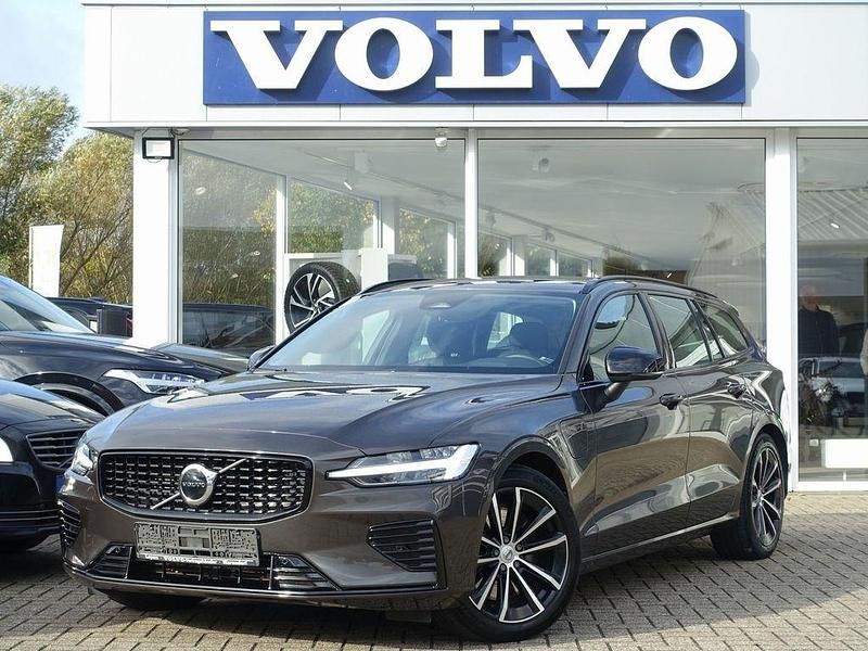 Platinum grey Gebraucht 2022 Volvo V60 Plus Kombi | 27.900 € (Fairer Preis) - Bild 1/4