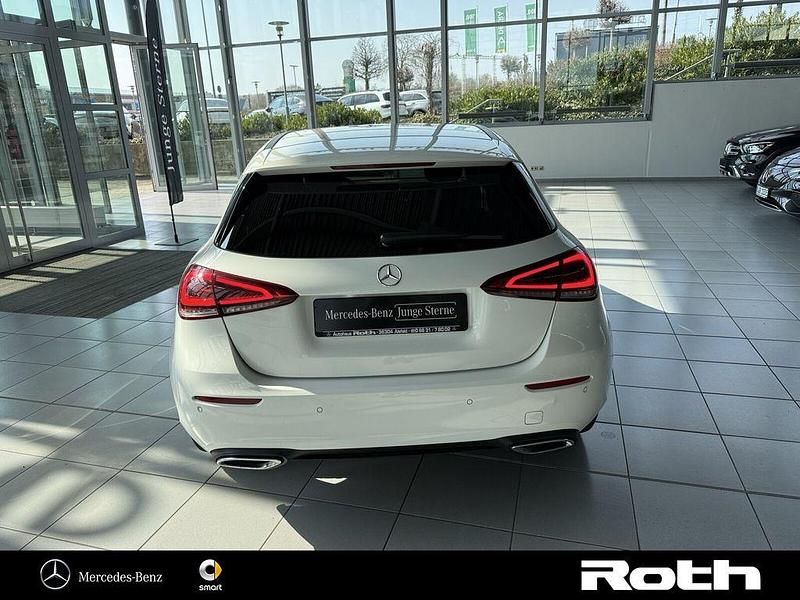 Gebraucht Mercedes A200 Progressive 163 PS (119 kW) 2020 Weiß Limousine