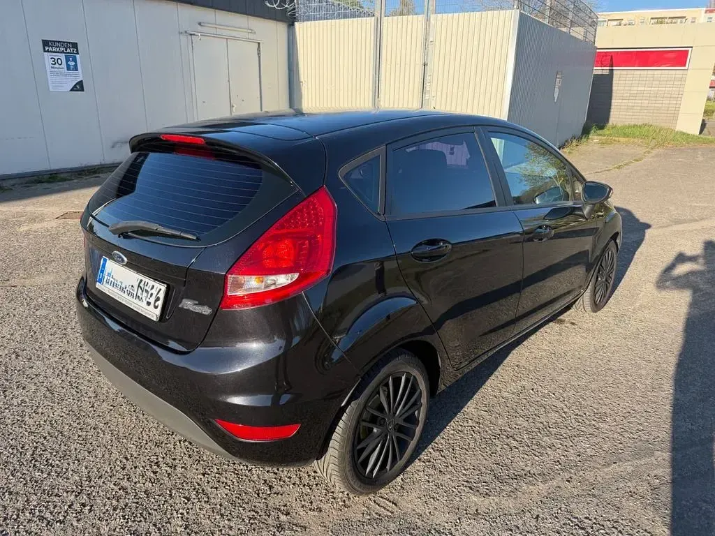 Usata Ford Fiesta Titanium 95 CV (69 kW) 2011 Nero Berlina