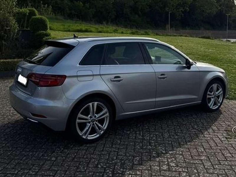 Gebraucht Audi A3 Design 116 PS (85 kW) 2019 Silber Limousine