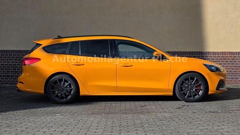 Gebraucht Ford Focus ST 280 PS (205 kW) 2021 Orange Limousine