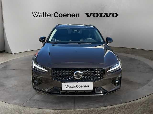 Gebraucht Volvo V60 145 PS (106 kW) 2025 Kombi