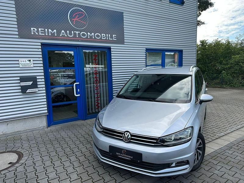 Reflexsilber metallic Gebraucht 2017 VW Touran Sound Van / Kleinbus | 17.950 € (Fairer Preis) - Bild 1/4