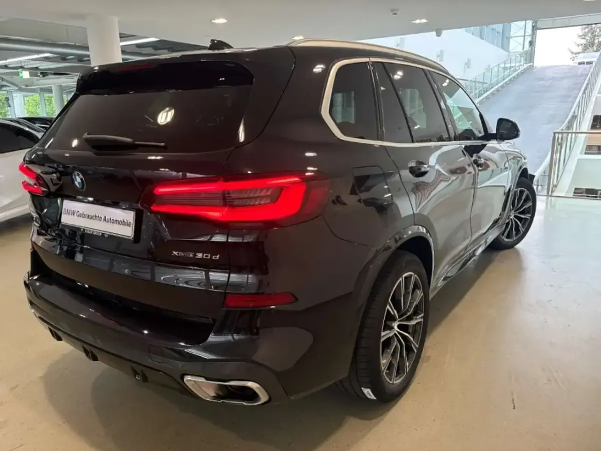 Gebraucht BMW X5 Performance 286 PS (210 kW) 2023 Schwarz SUV