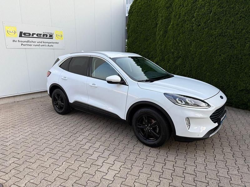 Gebraucht Ford Kuga Titanium 120 PS (88 kW) 2021 Frozen white SUV