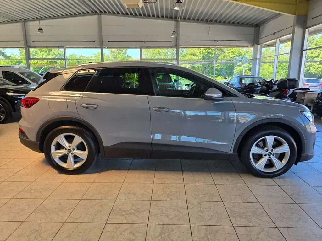 Gebraucht Audi Q4 e-tron Ambiente 150 kW (204 PS) 2022 Grau SUV