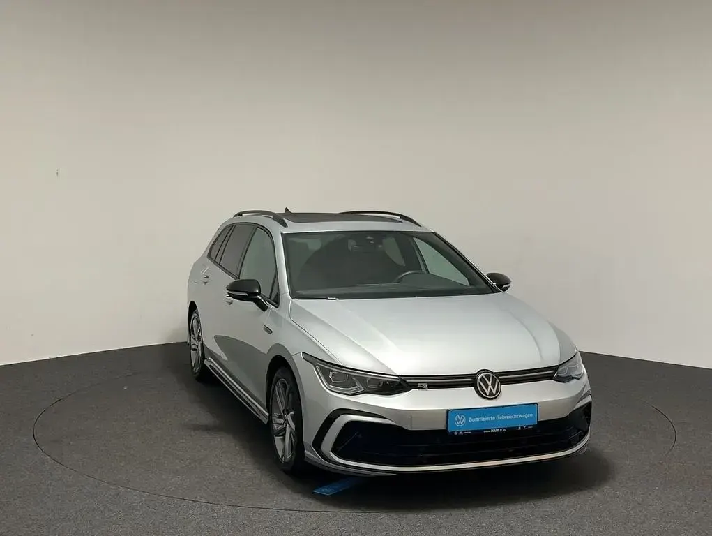 Gebraucht VW Golf VIII R-line 150 PS (110 kW) 2023 Reflexsilber metallic Kombi