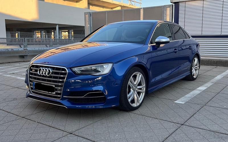 Blau Gebraucht 2015 Audi S3 Limousine | 23.000 € (Fairer Preis) - Bild 1/4