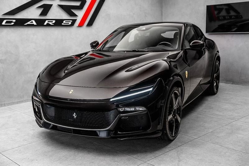 Neu Ferrari Purosangue 725 PS (533 kW) 2026 Schwarz SUV