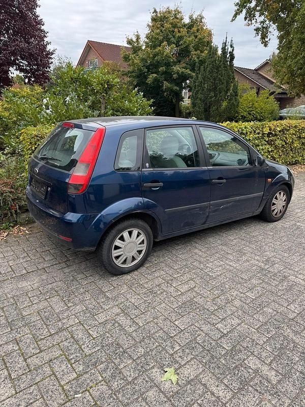 Blau Gebraucht 2002 Ford Fiesta Kleinwagen | 700 € (Guter Preis) - Bild 1/3