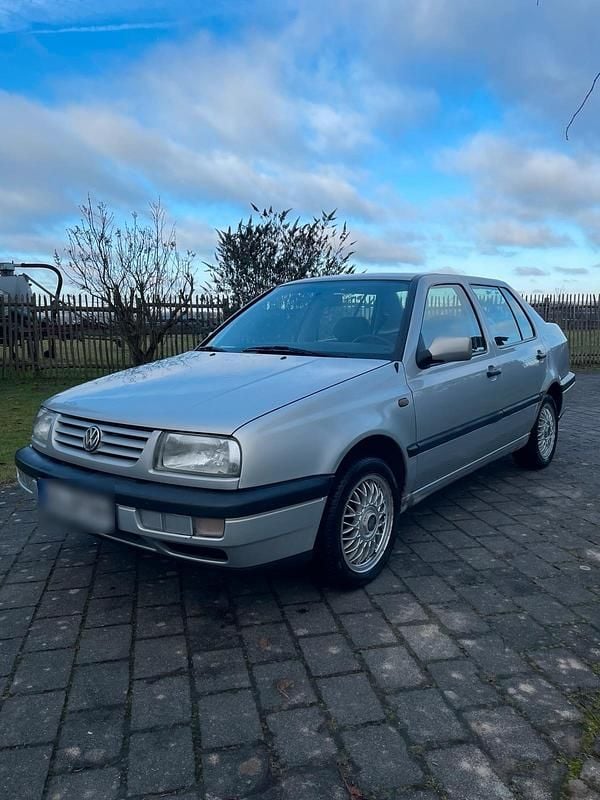 Second-hand VW Vento 75 CP (55 kW) 1997 Berlinǎ