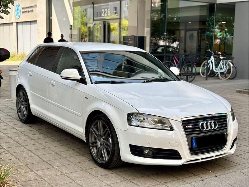 Weiß Gebraucht 2009 Audi A3 Sportback S-Line Limousine | 6.000 € (Guter Preis) - Bild 1/4