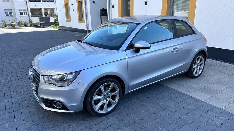 Gebraucht Audi A1 Attraction 122 PS (89 kW) 2014 Silber Kleinwagen