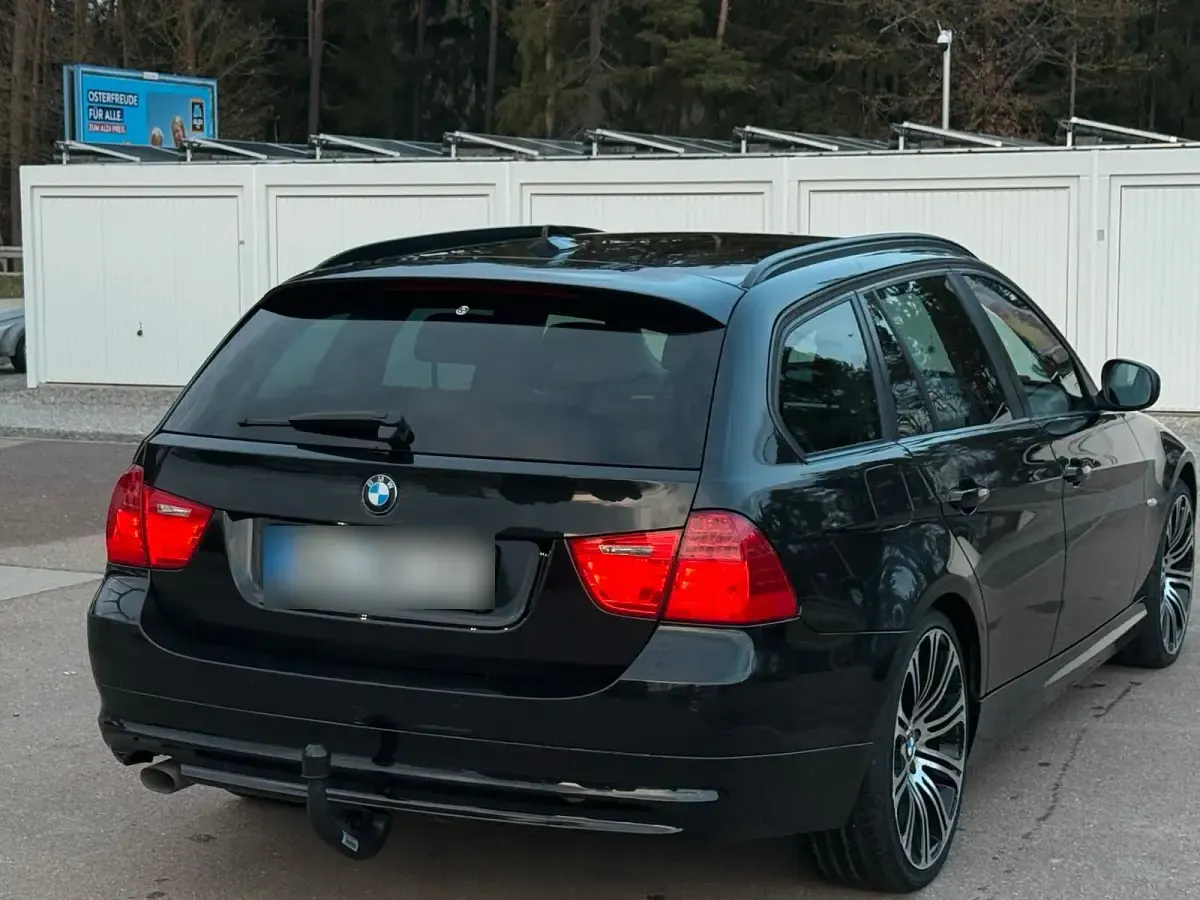 Gebraucht BMW 316 116 PS (85 kW) 2012 Schwarz Kombi