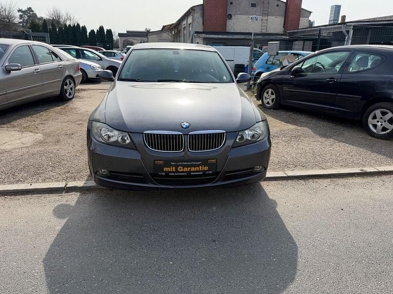 Gebraucht BMW 325 218 PS (160 kW) 2005 Grau Limousine