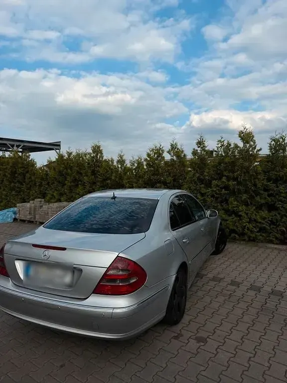Gebraucht Mercedes E220 Avantgarde 150 PS (110 kW) 2005 Silber Limousine
