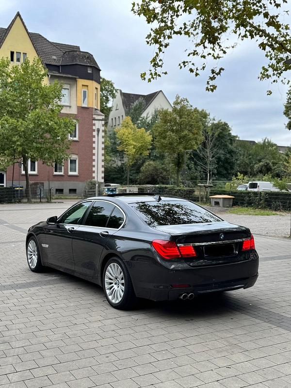 Schwarz Gebraucht 2010 BMW 730 Limousine | 8.499 € (Superpreis) - Bild 1/4