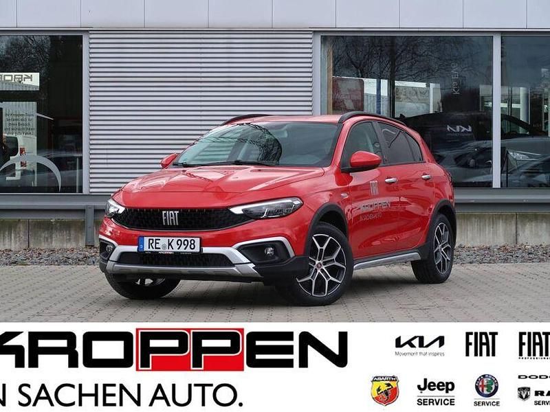 Passione rot Gebraucht 2023 Fiat Tipo Red Limousine | 26.770 € (Teuer) - Bild 1/4