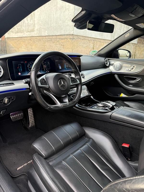 Gebraucht Mercedes E400 Edition 1 333 PS (244 kW) 2017 Silber Coupé