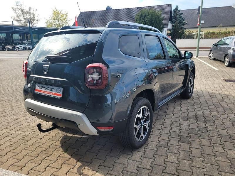 Gebraucht Dacia Duster Celebration 150 PS (110 kW) 2021 Grau metallic SUV