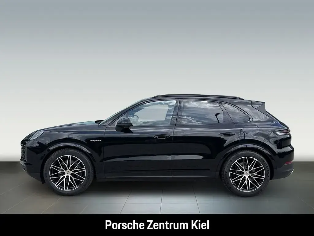 Gebraucht Porsche Cayenne 470 PS (345 kW) 2025 Chromitschwarzmetallic SUV