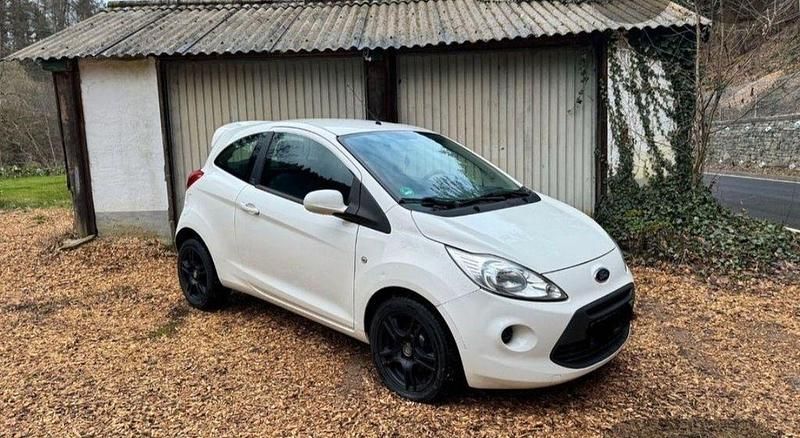 Weiß Gebraucht 2010 Ford Ka Kleinwagen | 2.900 € (Fairer Preis) - Bild 1/4
