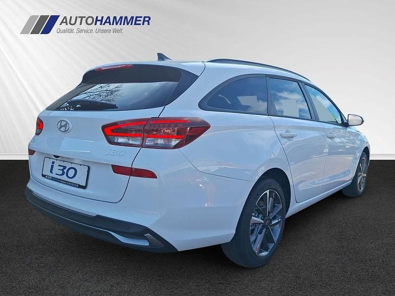 Gebraucht Hyundai i30 Advantage 140 PS (102 kW) 2025 Atlas white / sol Kombi