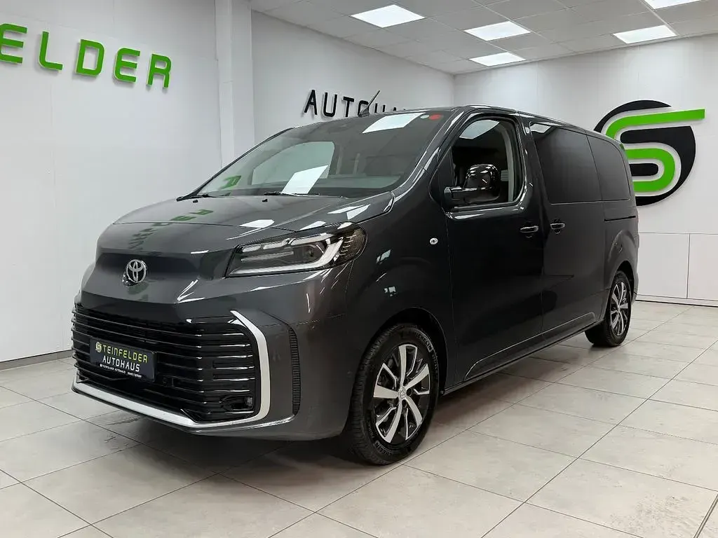 Gebraucht Toyota Proace Verso 177 PS (130 kW) 2025 Grau Kombi