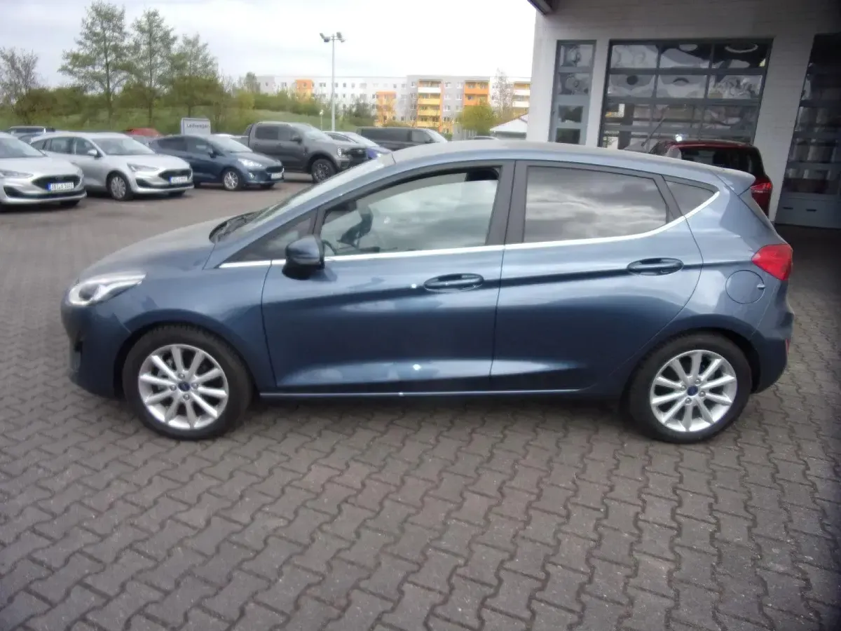 Używany Ford Fiesta Titanium 95 KM (69 kW) 2020 Niebieski Hatchback
