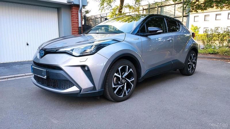 Grau Gebraucht 2020 Toyota C-HR Premium SUV | 21.800 € (Fairer Preis) - Bild 1/4