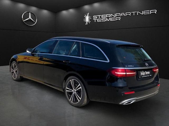 Schwarz Gebraucht 2024 Mercedes E200 Avantgarde Limousine | 39.490 € (Guter Preis) - Bild 1/4