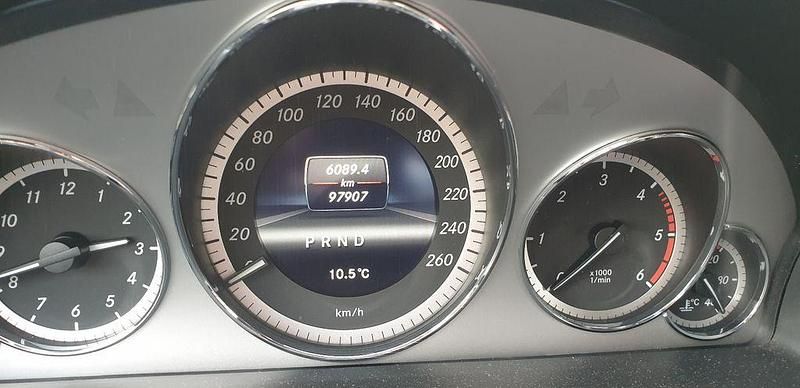 Gebraucht Mercedes E350 265 PS (194 kW) 2012 Weiß Cabrio