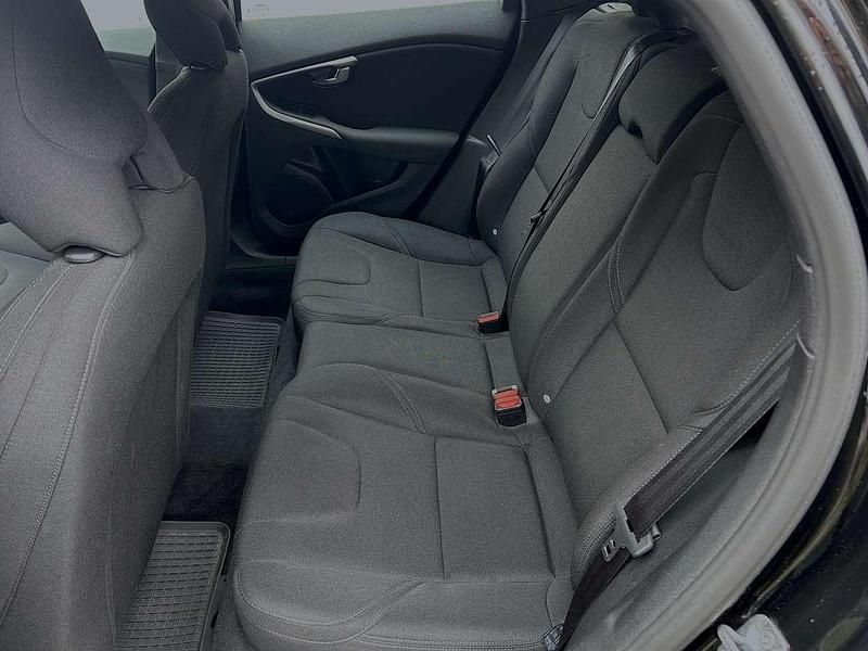 Gebraucht Volvo V40 122 PS (89 kW) 2017 Schwarz Limousine