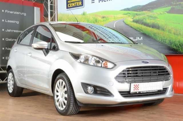 Gebraucht Ford Fiesta Trend 101 PS (74 kW) 2014 Silber metallic Kleinwagen