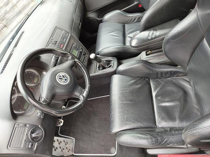 Rot Gebraucht 2001 VW Bora R Limousine | 999 € - Bild 1/4