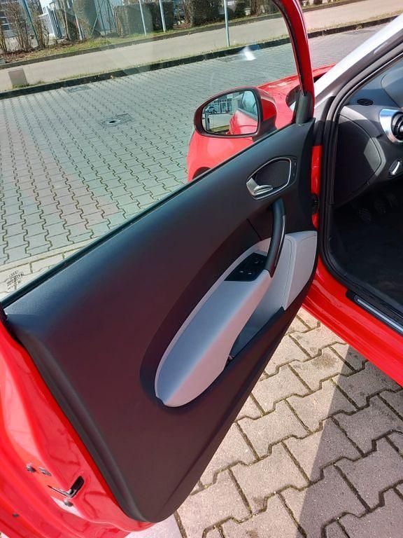 Gebraucht Audi A1 Attraction 122 PS (89 kW) 2011 Rot Kleinwagen