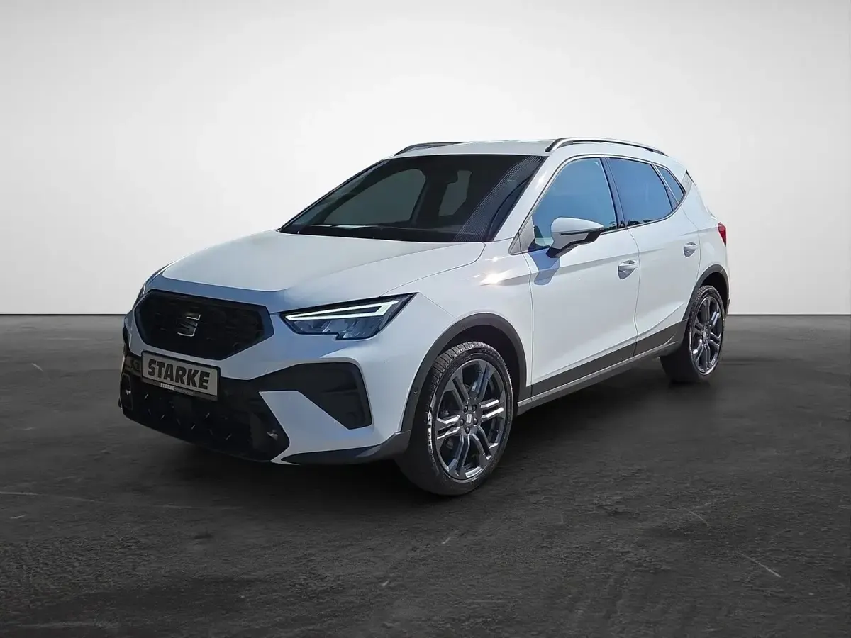 Neu Seat Arona FR 116 PS (85 kW) 2026 Weiß ("nevada" weiss) SUV