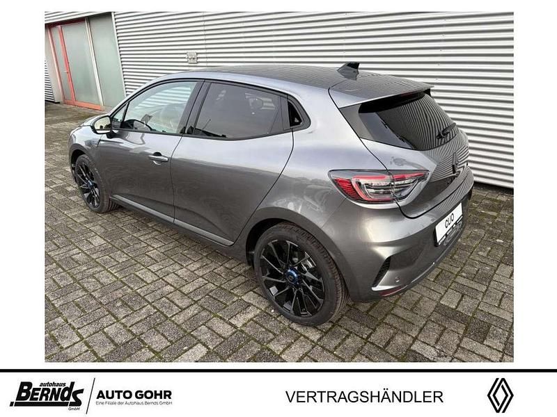 Neu Renault Clio V Bose Edition 143 PS (105 kW) 2025 Dolomitgrau metallic Limousine