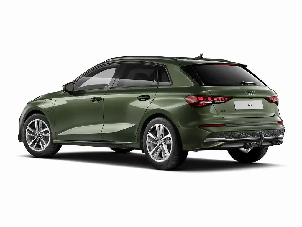 Usado Audi A3 Performance 204 HP (150 kW) 2025 Verde Sedan