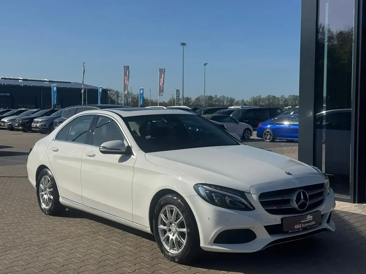 Gebraucht Mercedes C200 184 PS (135 kW) 2017 Weiß Limousine