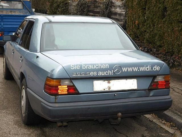 Gebraucht Mercedes E300 179 PS (131 kW) 1987 Blau metallic Limousine