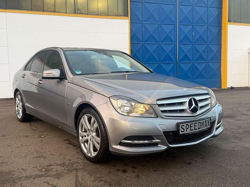 Silber Gebraucht 2011 Mercedes C200 Limousine | 8.490 € (Guter Preis) - Bild 1/4