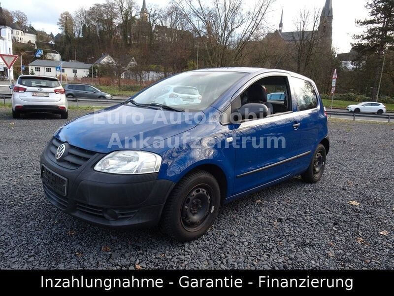 Gebraucht VW Fox Basis 54 PS (39 kW) 2010 Blau Kleinwagen